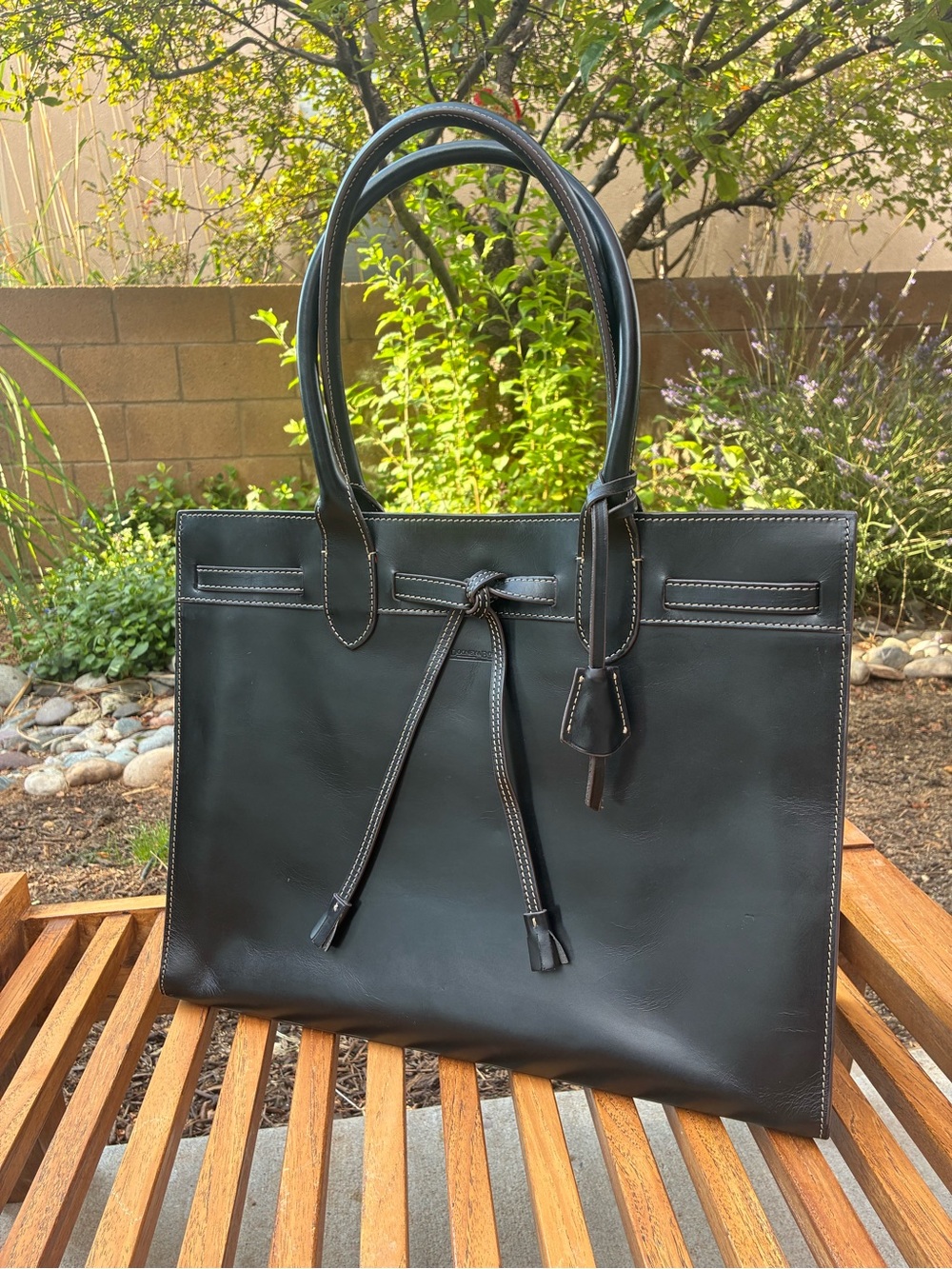 Dooney & Bourke Alto Large Italian Leather Tote Black Made in Italy EUC